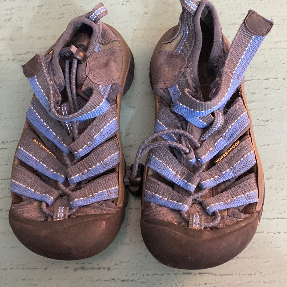 Little boy keen shoes